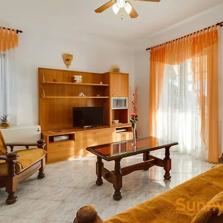 With A Private Pool * Peresiji