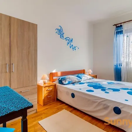 With A Private Pool 아파트 Peresiji