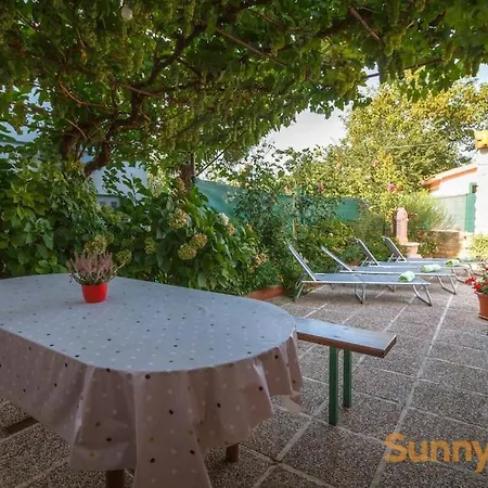 With A Private Pool 아파트 *