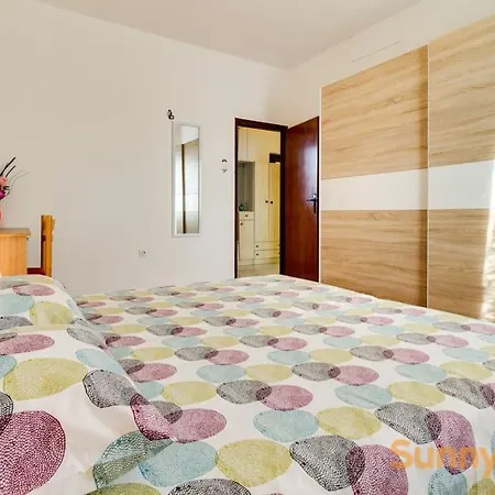 With A Private Pool * Peresiji