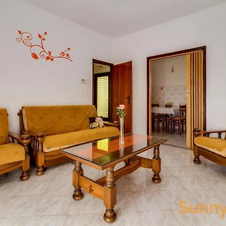 Apartmán With A Private Pool Peresiji