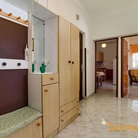 Apartmán With A Private Pool Peresiji