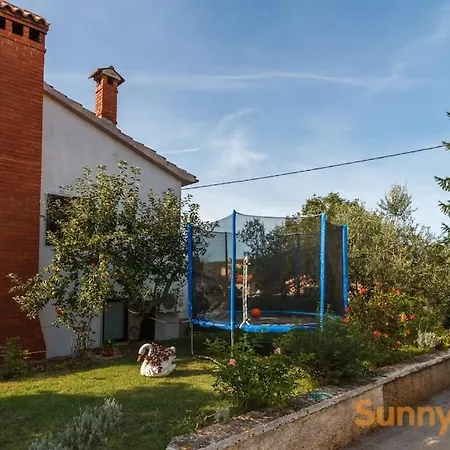 With A Private Pool Apartman Peresiji