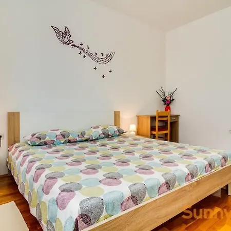 With A Private Pool Apartman Peresiji
