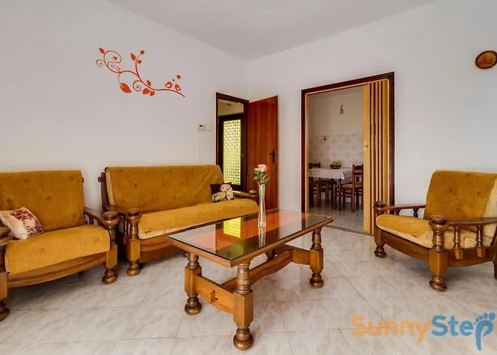 Apartman With A Private Pool Peresiji