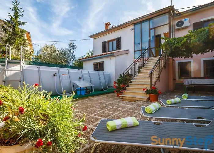 Apartman With A Private Pool *